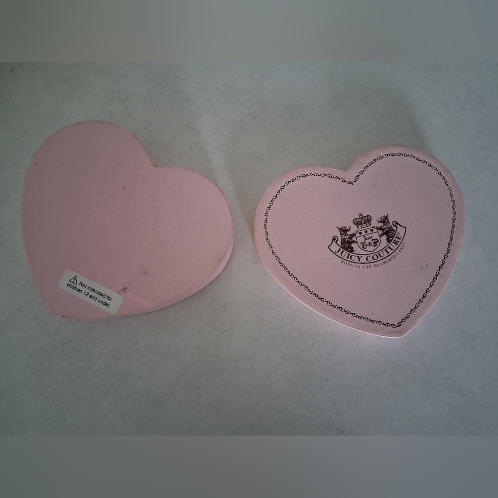 RARE Juicy Couture Gold Heart Charm Bracelet/ Y2K/ Original Heart Box - Picture 3 of 15